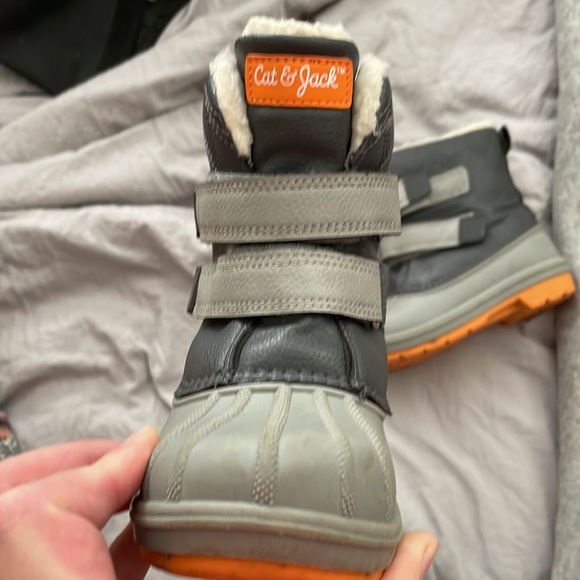 Cat and jack snow boots - Picture 3 of 4